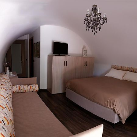 La Casa Sulla Roccia Hotel Pisogne Kültér fotó