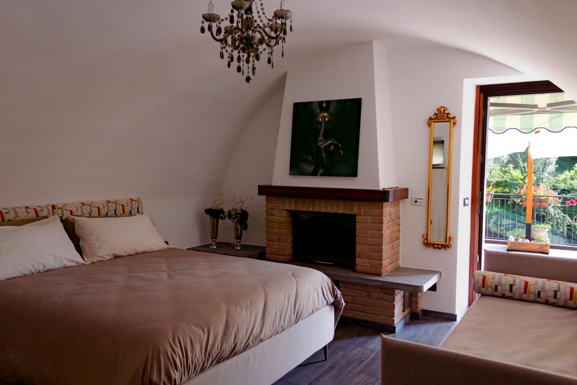 La Casa Sulla Roccia Hotel Pisogne Kültér fotó