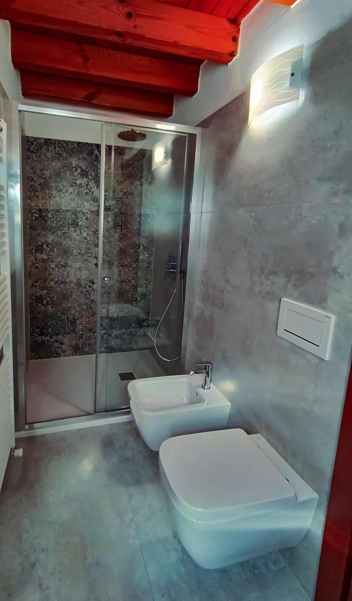 La Casa Sulla Roccia Hotel Pisogne Kültér fotó